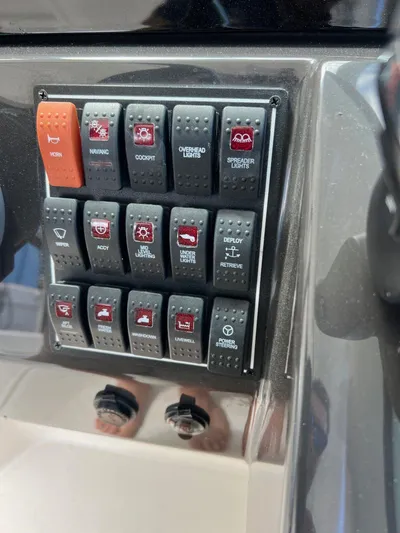  Yacht Photos Pics 2022 Pursuit 266 Dc - Image 24