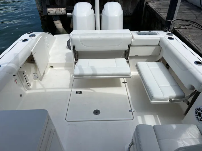  Yacht Photos Pics 2022 Pursuit 266 Dc - Image 30