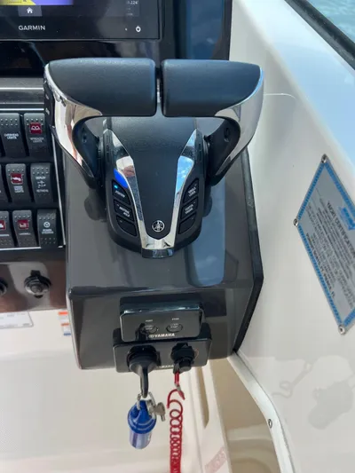  Yacht Photos Pics 2022 Pursuit 266 Dc - Image 25