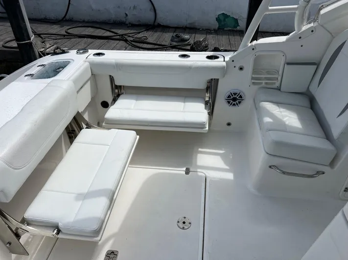  Yacht Photos Pics 2022 Pursuit 266 Dc - Image 31