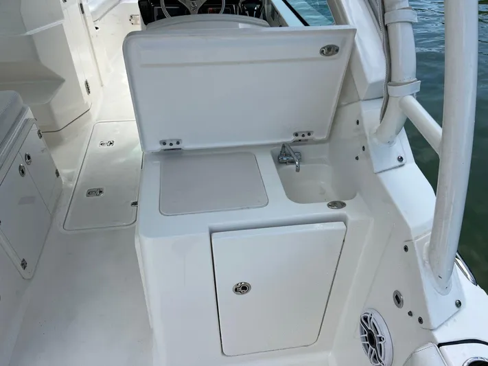  Yacht Photos Pics 2022 Pursuit 266 Dc - Image 33