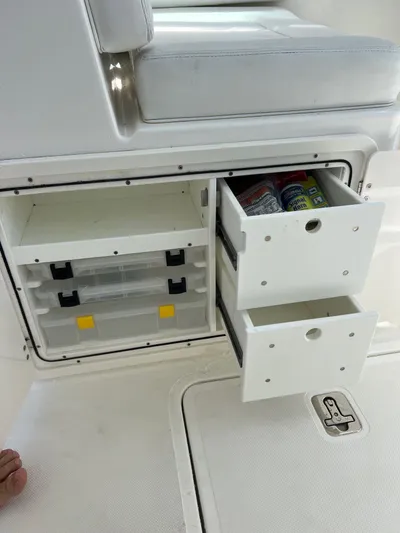  Yacht Photos Pics 2022 Pursuit 266 Dc - Image 36