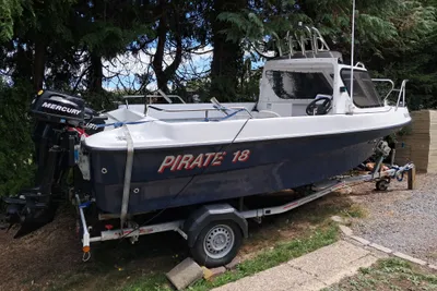 2011 Pirate 18 cuddy