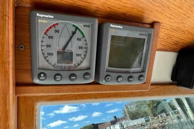 1996-38-duffy-wilbur-flybridge-cruiser