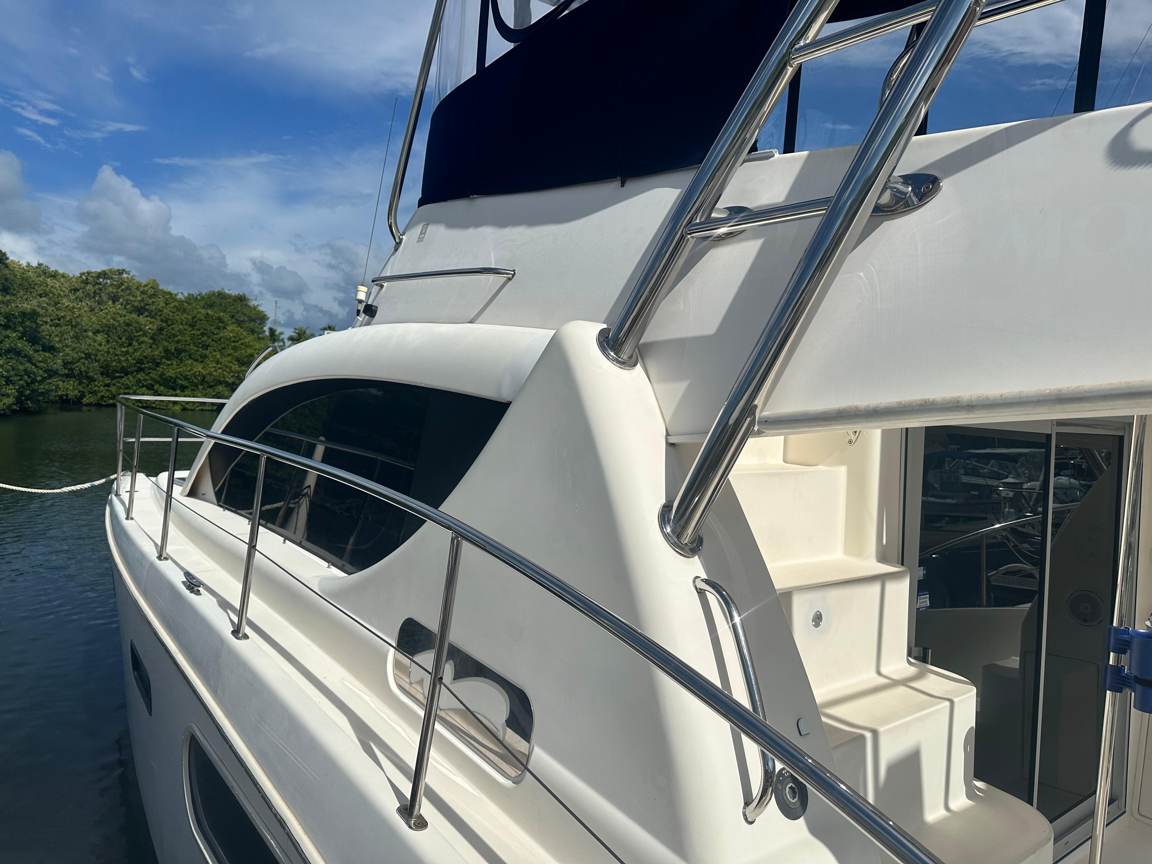 2009 Leopard 37 PowerCat Power Catamaran for sale - YachtWorld