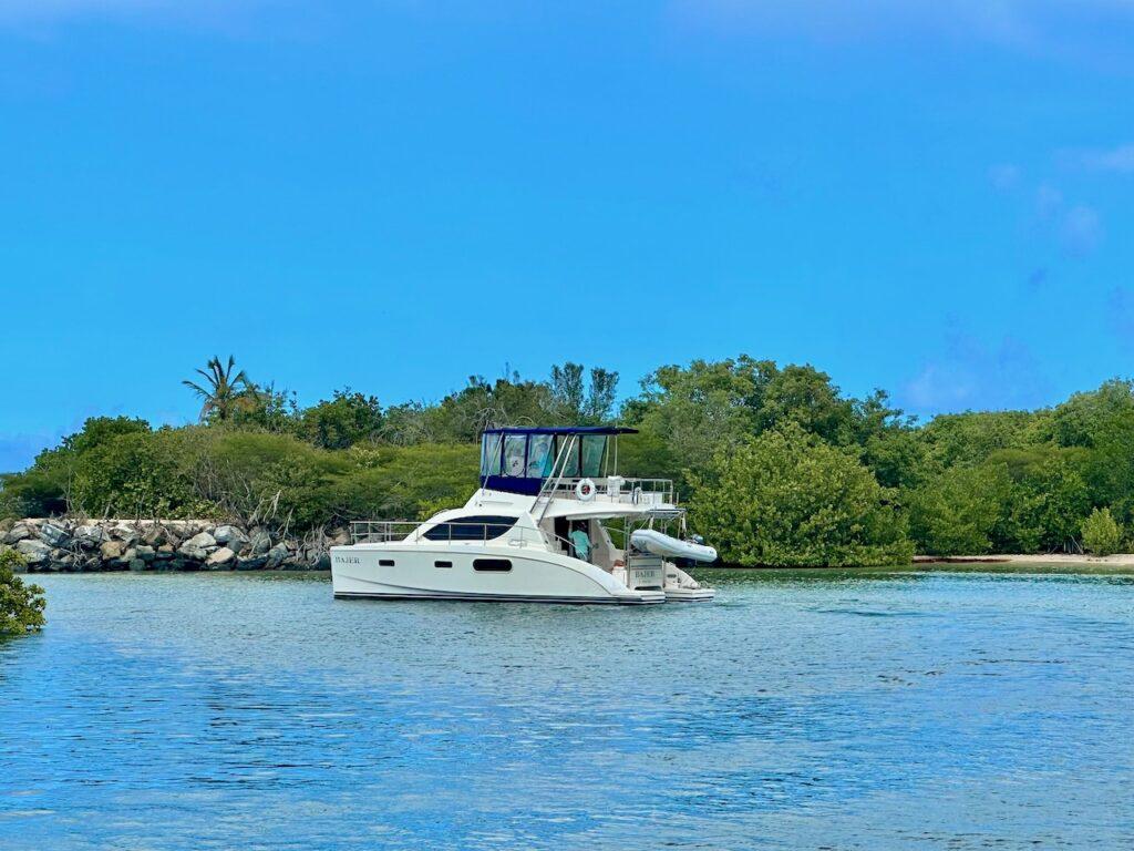 2009 Leopard 37 PowerCat Power Catamaran for sale - YachtWorld