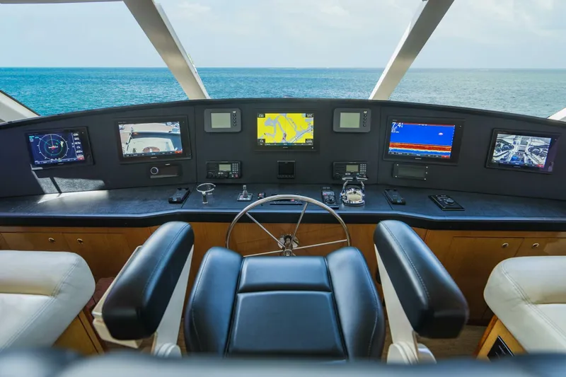 Plan B Yacht Photos Pics 