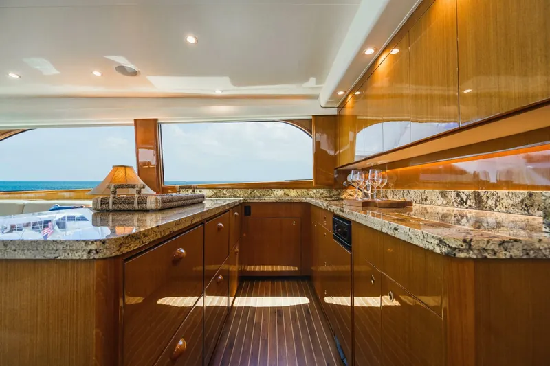 Plan B Yacht Photos Pics 