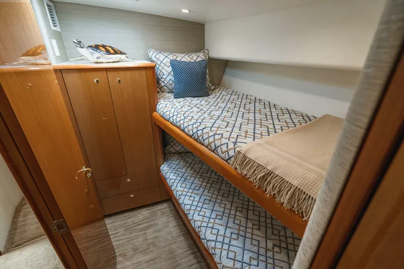 Plan B Yacht Photos Pics 