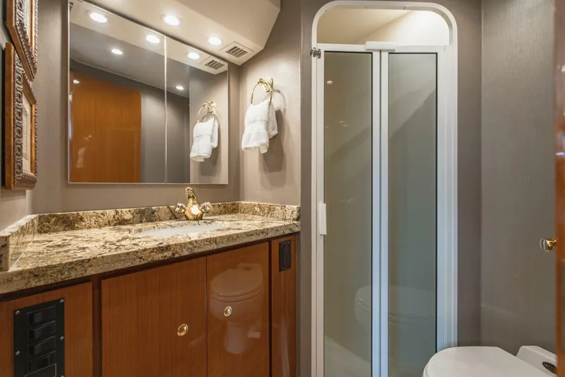 Plan B Yacht Photos Pics 