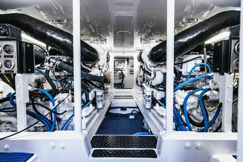 Plan B Yacht Photos Pics 