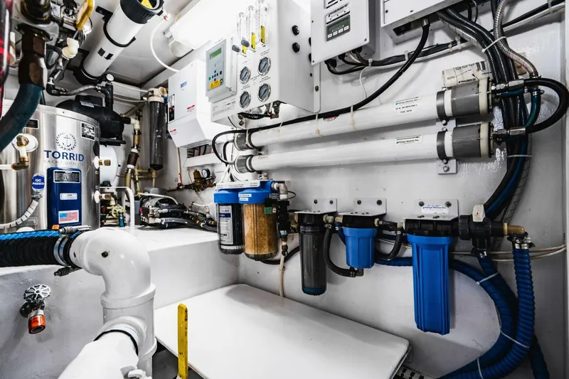 Plan B Yacht Photos Pics 