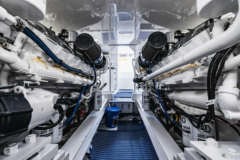 Plan B Yacht Photos Pics 