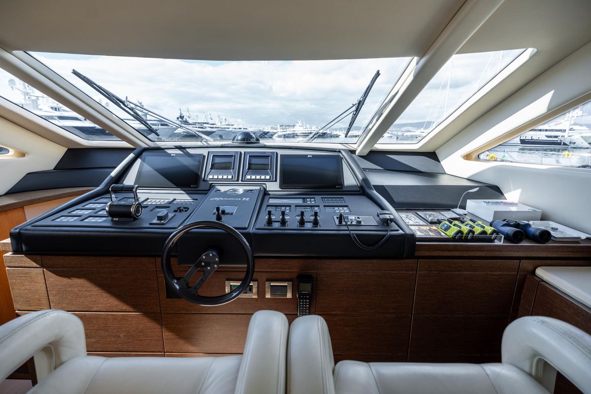 2009 Alfamarine 73 