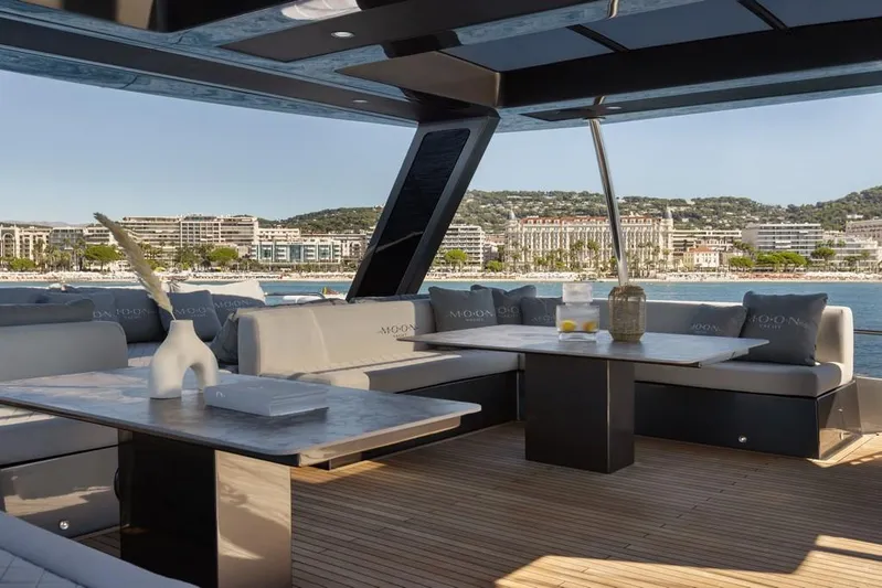 Full Moon Yacht Photos Pics 