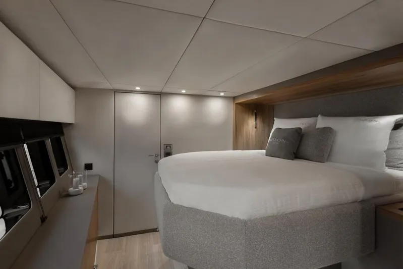 Full Moon Yacht Photos Pics 