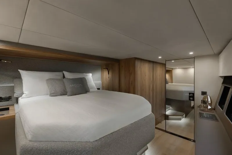 Full Moon Yacht Photos Pics 