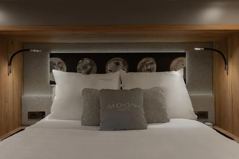 Full Moon Yacht Photos Pics 