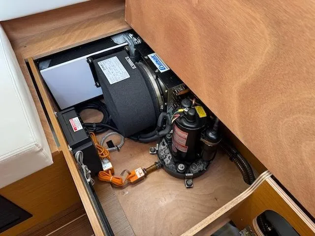 Salt Air Yacht Photos Pics 