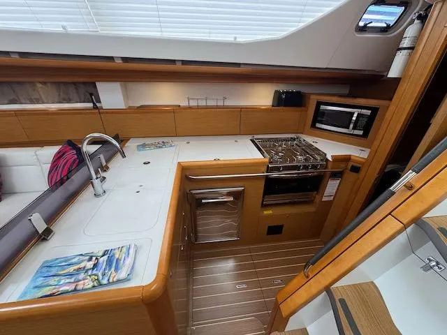 Salt Air Yacht Photos Pics 