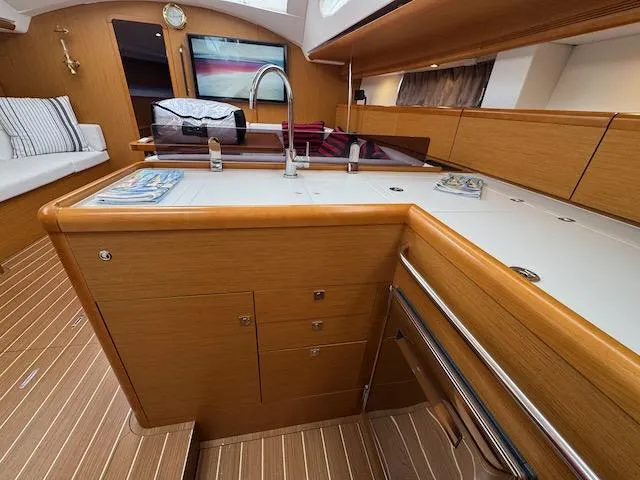 Salt Air Yacht Photos Pics 