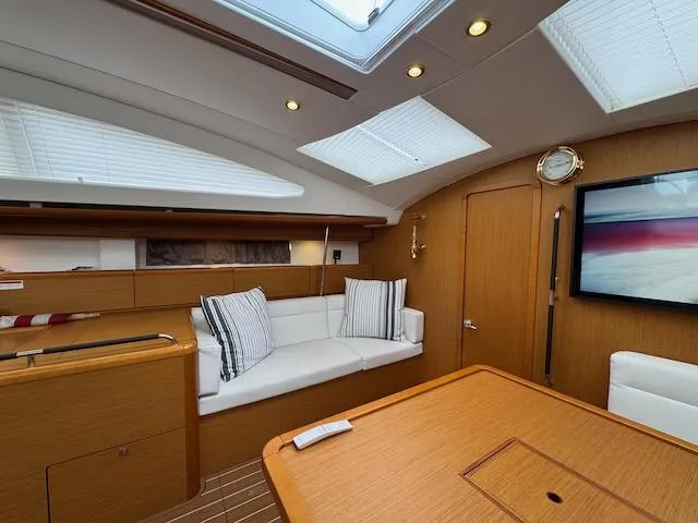 Salt Air Yacht Photos Pics 