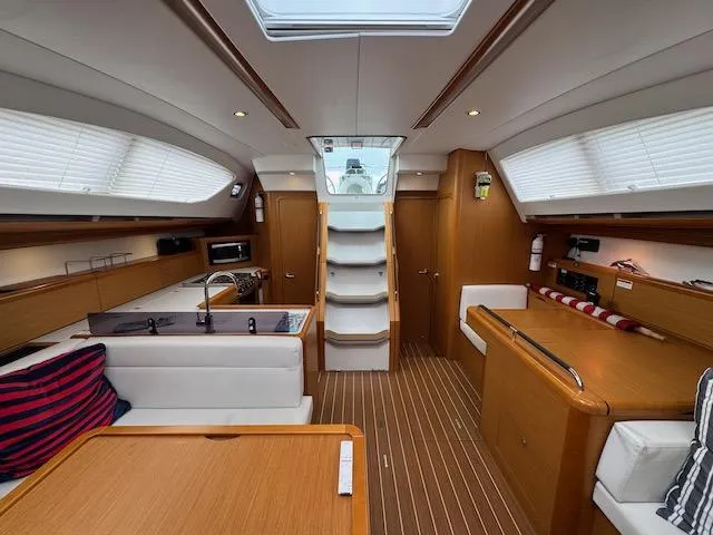 Salt Air Yacht Photos Pics 