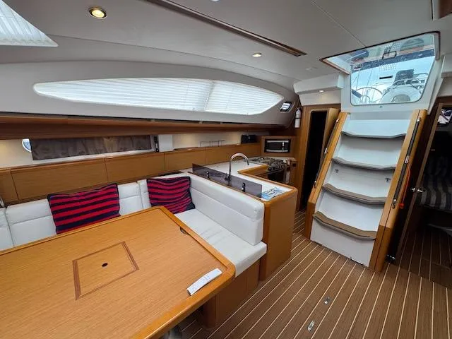 Salt Air Yacht Photos Pics 