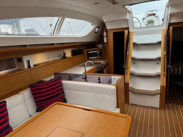 Salt Air Yacht Photos Pics 