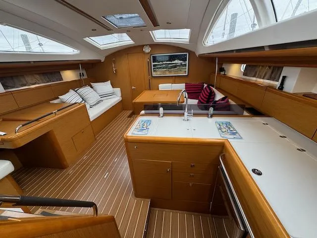 Salt Air Yacht Photos Pics 