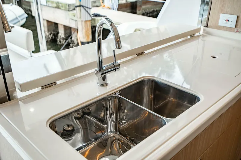 Altair Yacht Photos Pics 2019 Aquila 44 Yacht - Image 9