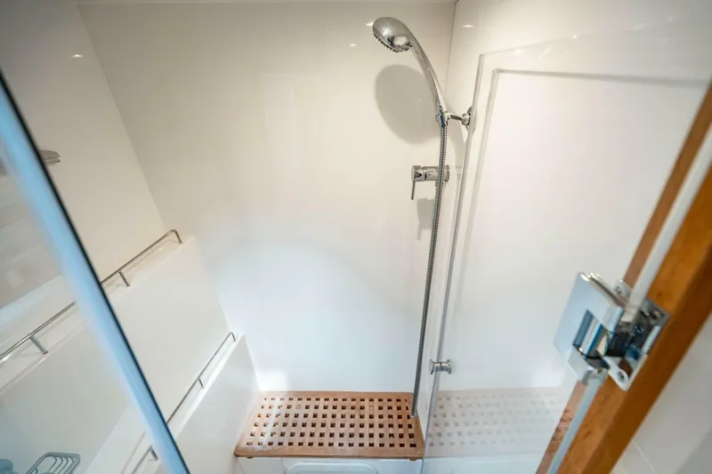 Altair Yacht Photos Pics 2019 Aquila 44 Yacht - Image 21