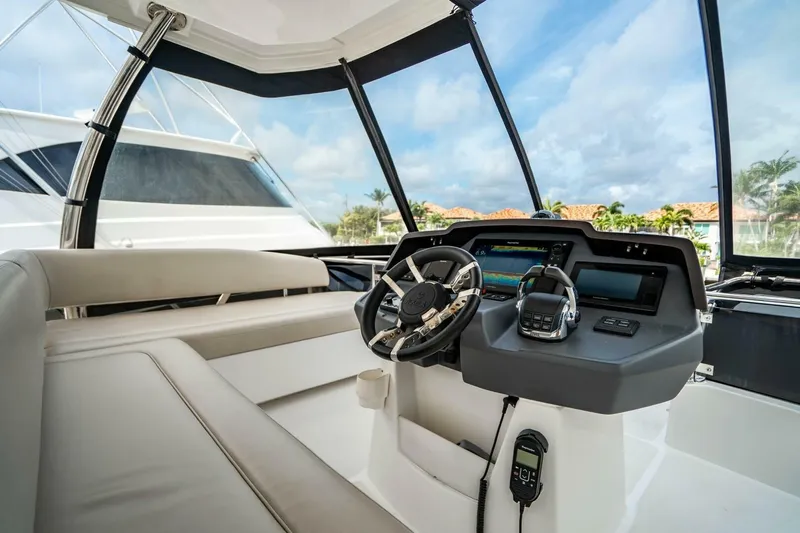 Altair Yacht Photos Pics 2019 Aquila 44 Yacht - Image 25