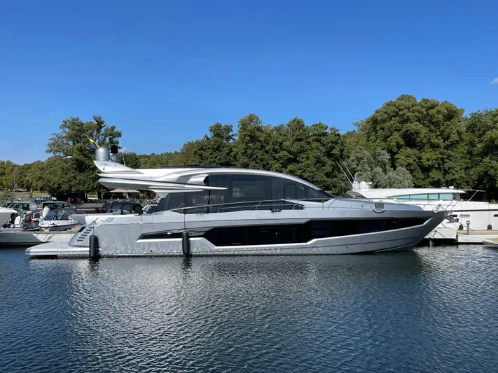 Silver Arrow Yacht Photos Pics 