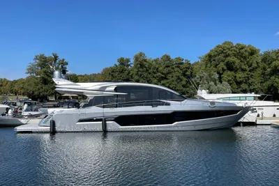 Galeon 700 Sky