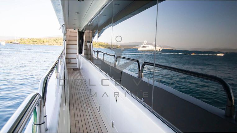 2009-121-sunseeker-37-metre-yacht
