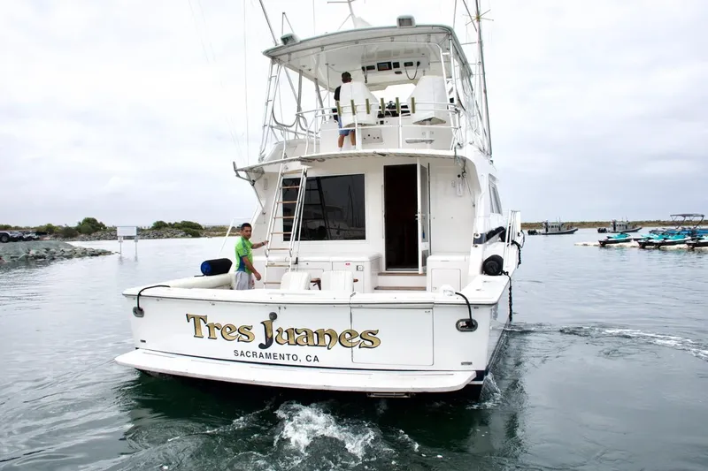 Tres Juanes Yacht Photos Pics 