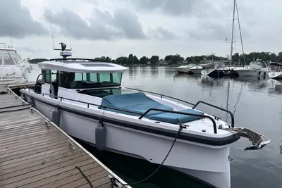 Axopar 37 Aft-Cabin Brabus