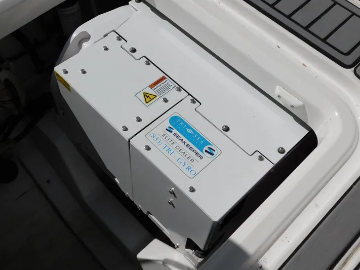 Out To Lunch Yacht Photos Pics 