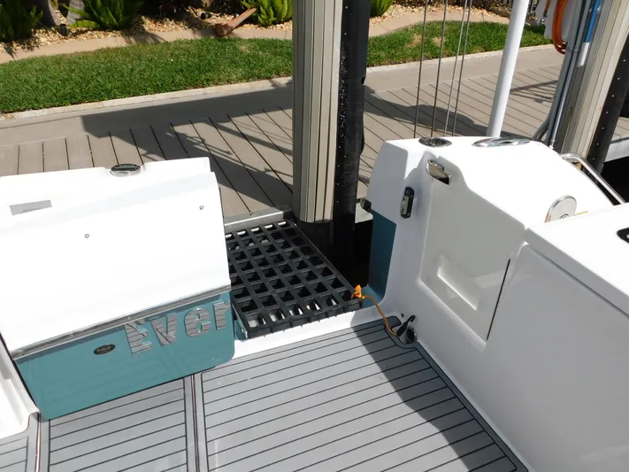 Out To Lunch Yacht Photos Pics 