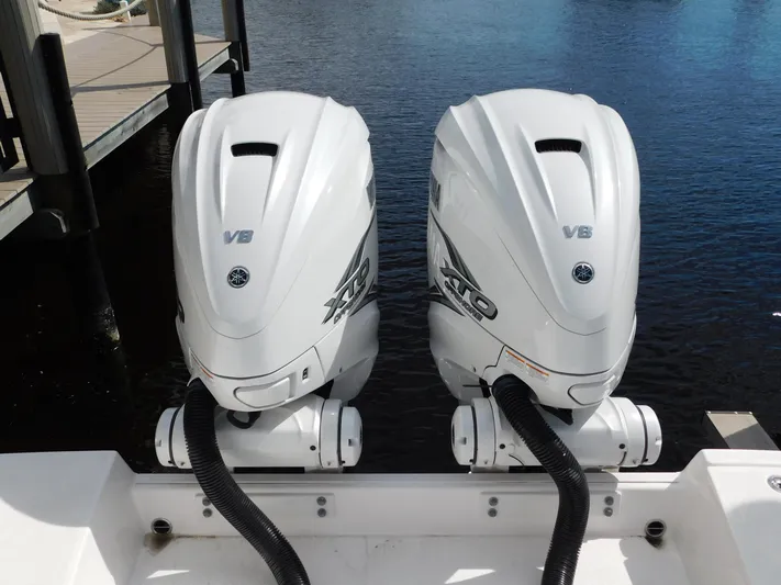 Out To Lunch Yacht Photos Pics 