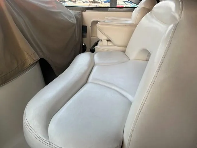  Yacht Photos Pics 2001 Sea Ray 380 Sundancer interior with white leather seating.