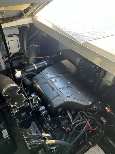  Yacht Photos Pics Engine compartment of a 2001 Sea Ray 380 Sundancer boat.