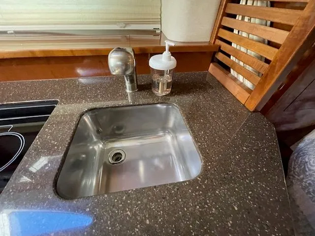 Victory Yacht Photos Pics 