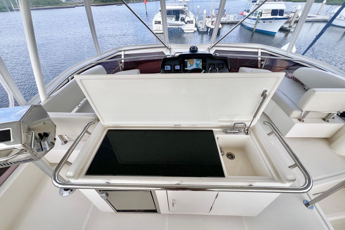 2019 Aquila 44 