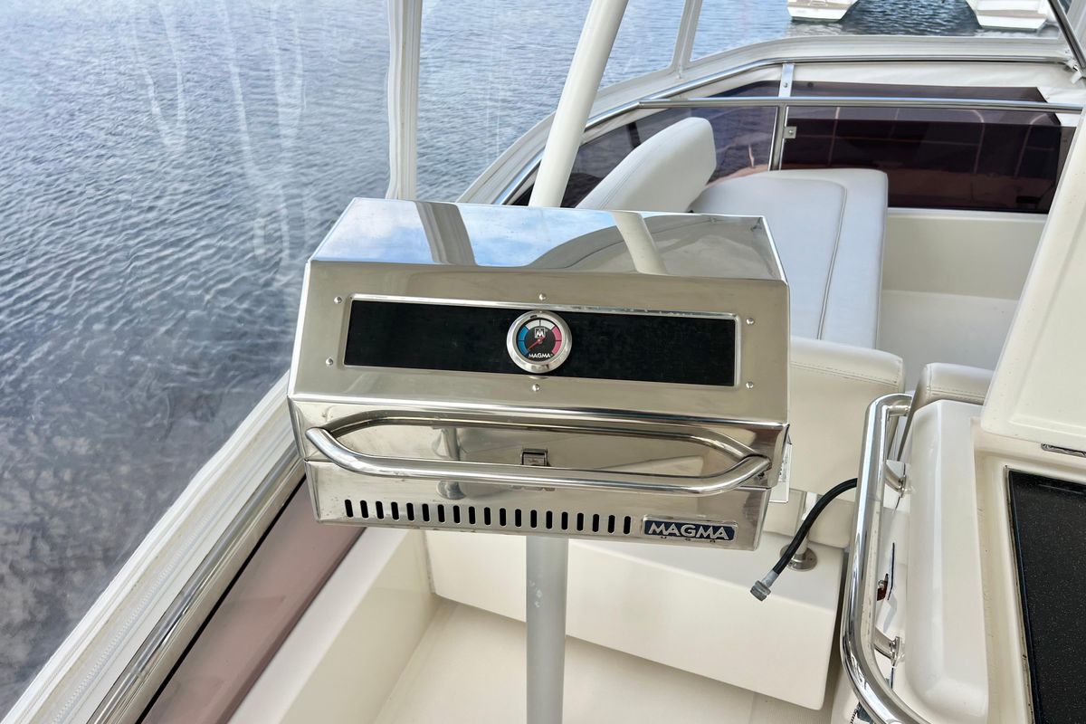2019 Aquila 44 