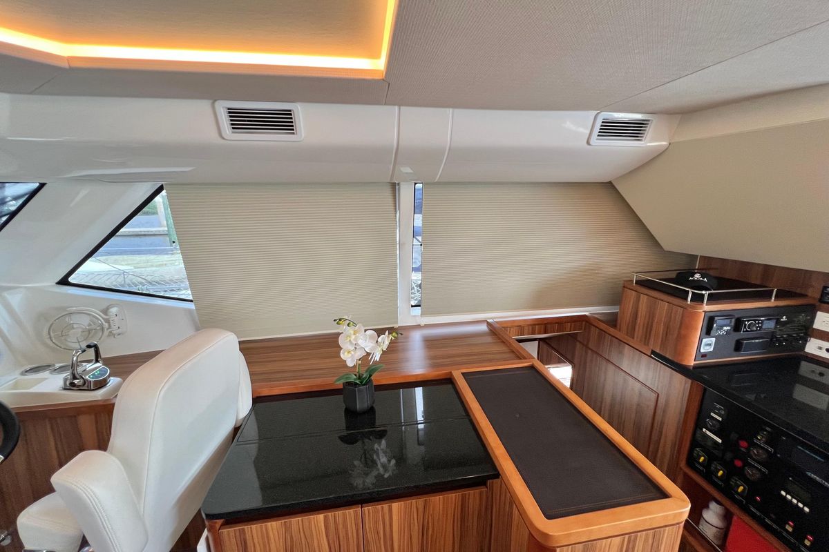 2019 Aquila 44 