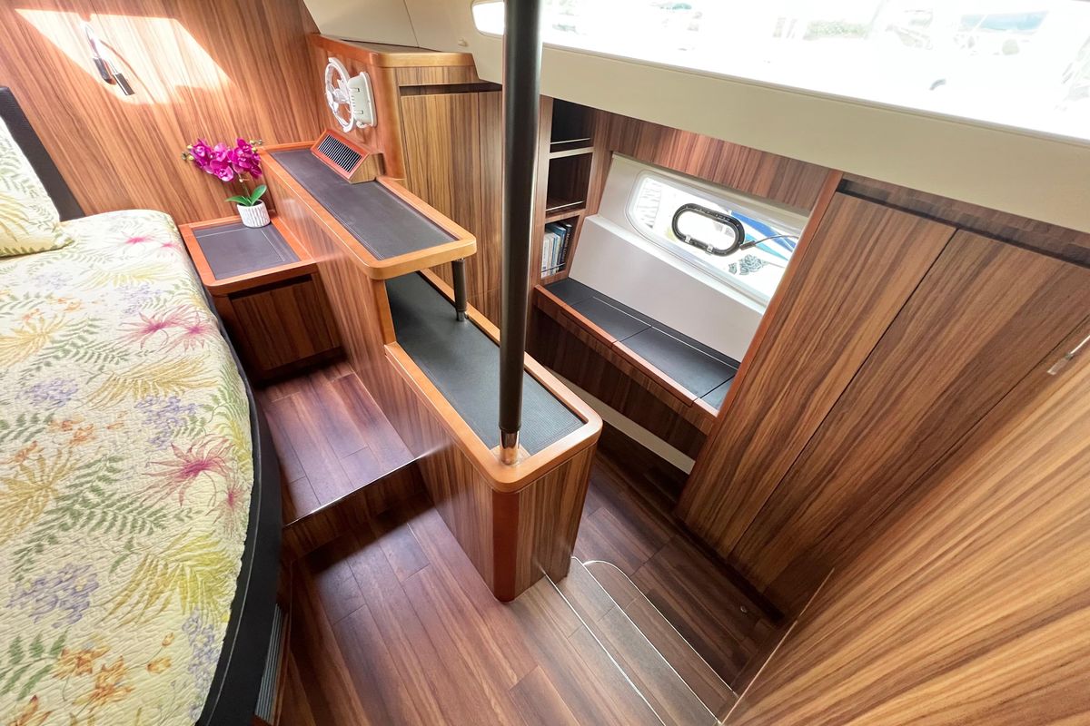 2019 Aquila 44 