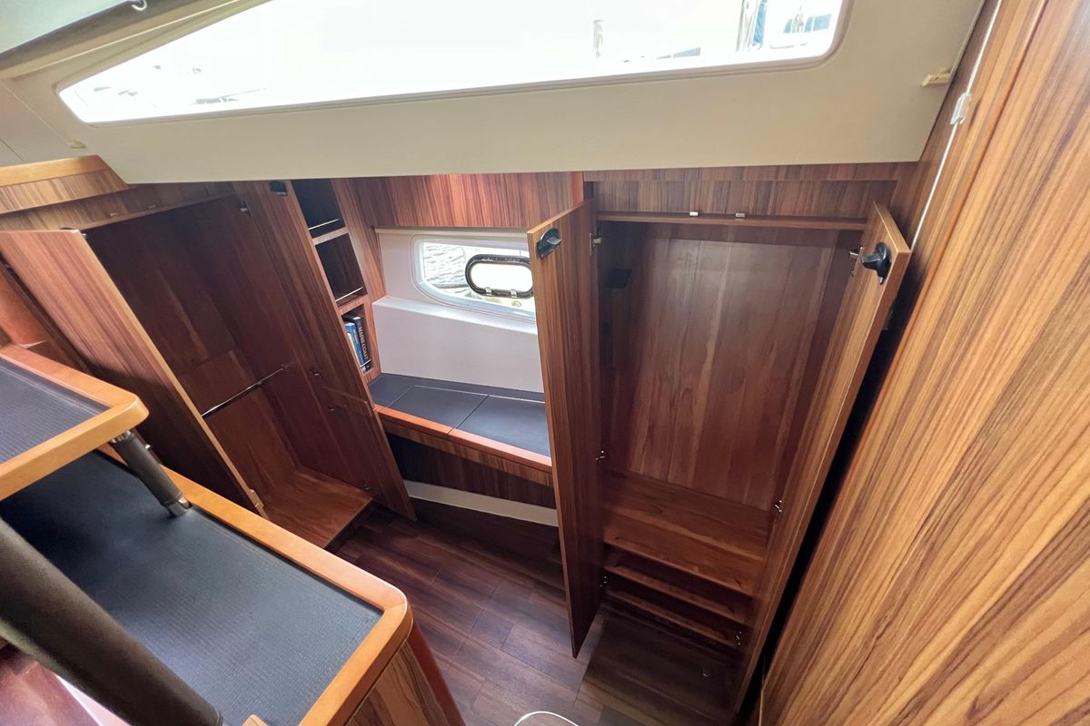 2019 Aquila 44 