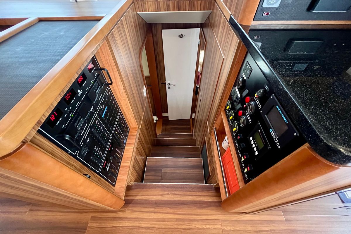 2019 Aquila 44 